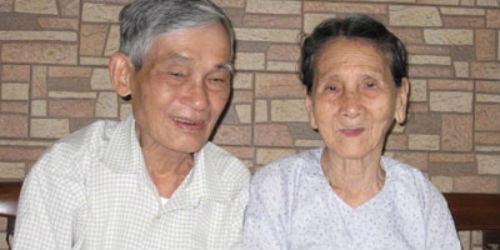 Đại tá tình báo Nguyễn Minh Vân khi còn sống chụp cùng vợ