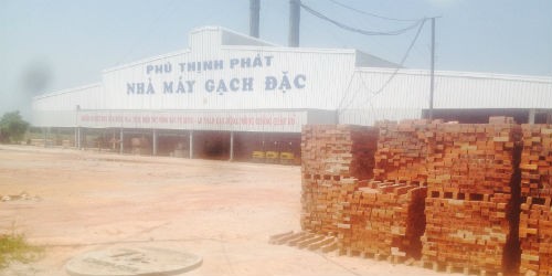 Nhà máy sản xuất gạch Phú Thịnh Phát dừng hoạt động hơn một tuần nay