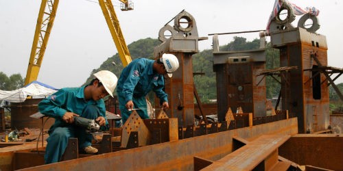 Tâm lý chuộng hàng ngoại gây thiệt hại lớn cho các doanh nghiệp nội địa. Trong ảnh: Lilama chế tạo được nhiều sản phẩm cơ khí xuất khẩu nhưng nhiều nhà máy nhiệt điện vẫn thích nhập khẩu từ con ốc vít