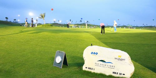 Giải FLC Golf Championship 2015 đã chính thức khởi tranh từ 6h sáng ngày 14/11 trên sân FLC Samson Golf Links