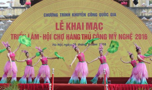 Lễ khai mạc Triển lãm - Hội chợ hàng thủ công mỹ nghệ 2016