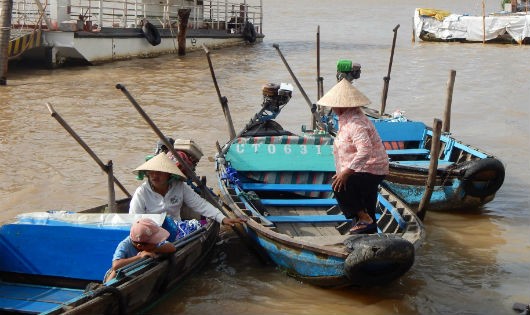 Cảnh mưu sinh của người dân giữa đô thị Cần Thơ