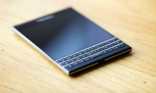 Giống như iPhone xách tay, giá của BlackBerry Passport đang có nhiều mức khác nhau