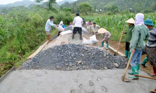 CIEM cho rằng cần huy động người dân tham gia trong xây dựng quy hoạch, đóng góp chi phí, thực hiện và giám sát các dự án đầu tư công