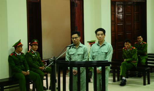 Bị cáo Thành và Hùng tại phiên tòa