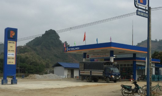 Cửa hàng Xăng dầu số 37 của Cty Xăng dầu Phú Thọ hoạt động bất chấp quy định của Bộ Giao thông Vận tải