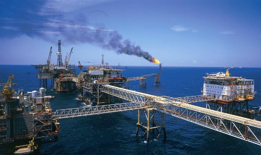 Tìm kiếm, thăm dò, khai thác dầu khí là hoạt động cốt lõi của PetroVietnam (Ảnh minh họa)