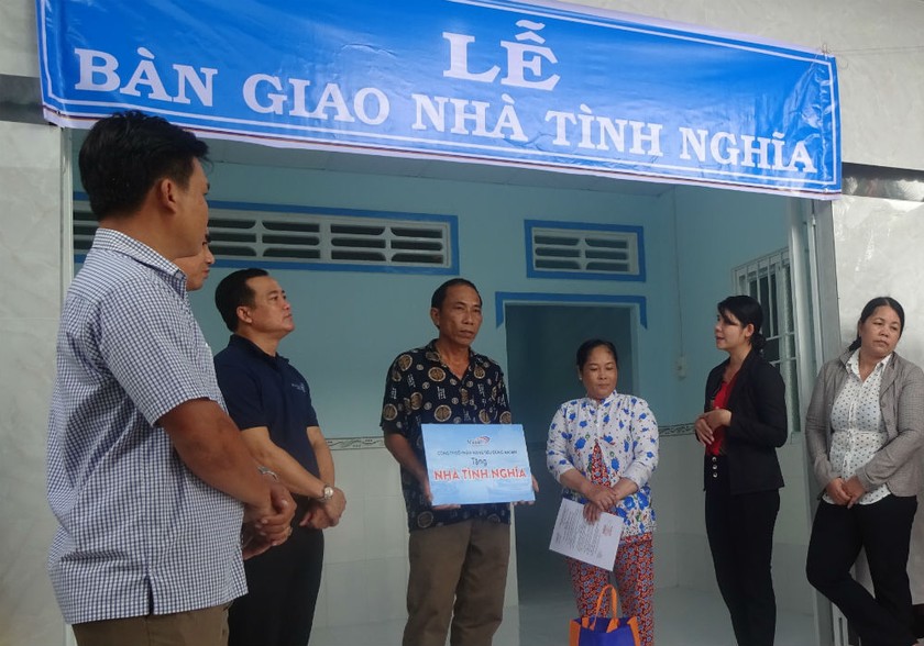 Nhân dịp Ngày Thương liệt sỹ năm 2017, Công ty Cổ Phần Ma San PQ trao tặng 5 nhà tình nghĩa cho gia đình chính sách ở Phú Quốc