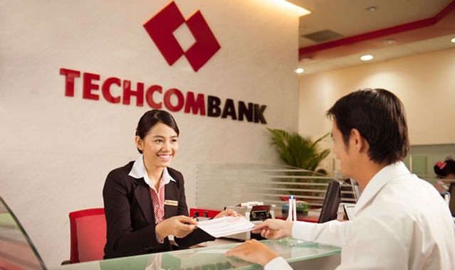 Standard & Poor’s nâng hạng triển vọng tín nhiệm của  Techcombank lên mức “ỗn định”