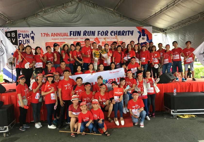 Hơn 300 nhân viên Prudential tham gia chạy bộ gây quỹ từ thiện Fun Run 2017