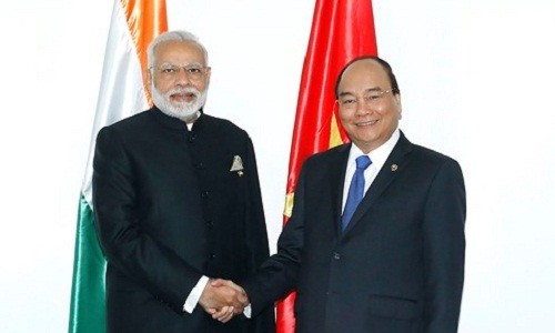 Thủ tướng Nguyễn Xuân Phúc gặp Thủ tướng Ấn Độ. Ảnh VOV