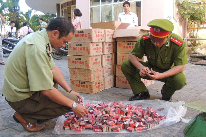 Hành vi buôn bán, vận chuyển pháo hoa nổ sẽ được xem xét xử lý hình sự như trước đây