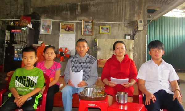 Hai vợ chồng bà Lành nhiều năm ròng rã gửi đơn kêu oan đến các cơ quan chức năng nhưng đều vô vọng, không có phản hồi