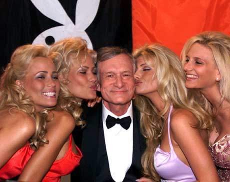 Ông Hugh Hefner giữa rừng mỹ nhân