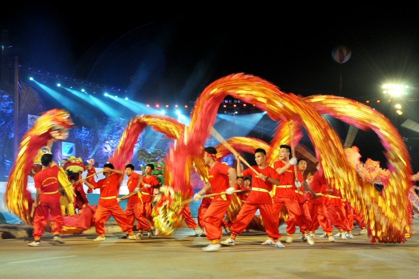 Hạ Long mở đầu mùa du lịch hè bằng Carnaval hoành tráng, sôi động