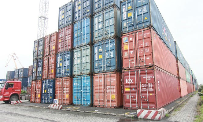 Không ít container hàng phế liệu tồn đọng tại các cảng của Hải quan. 
(Ảnh minh hoạ )