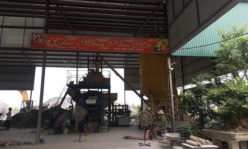 Một số hoạt động tại khu bến bãi của gia đình ông Nguyễn Công Dương
