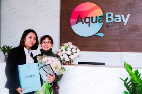 Bà Bùi Minh Yến, cư dân Aqua Bay đầu tiên nhận nhà mới