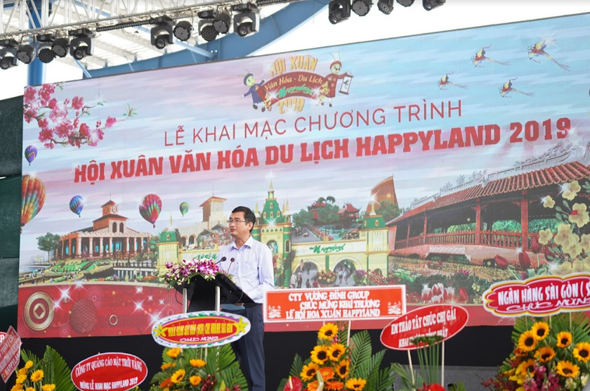 Ông Phạm Văn Cảnh – Phó Chủ tịch UBND tỉnh Long An phát biểu chúc mừng Hội Xuân Văn hóa Du lịch Happyland 2019