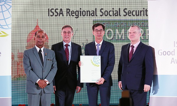 Bảo hiểm Xã hội Việt Nam nhận Giải thưởng An sinh xã hội khu vực