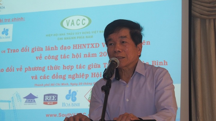 Ông Nguyễn Quốc Hiệp, chủ tịch VACC: “Những nhà thầu ngoại hàng đầu đã liên danh và phân chia lợi nhuận sòng phẳng với một số nhà thầu Việt Nam.”. Ảnh: Võ Anh Tuấn