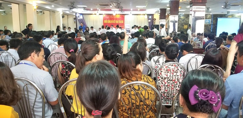 Rất đông người tham gia buổi đấu giá ngày 31/3/2019