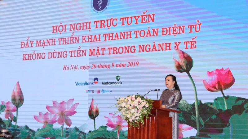 lBộ trưởng Bộ Y tế tại  Hội nghị trực tuyến đẩy mạnh triển khai thanh toán không dùng tiền mặt trong ngành y tế.  Ảnh: Trần Ngọc Kha