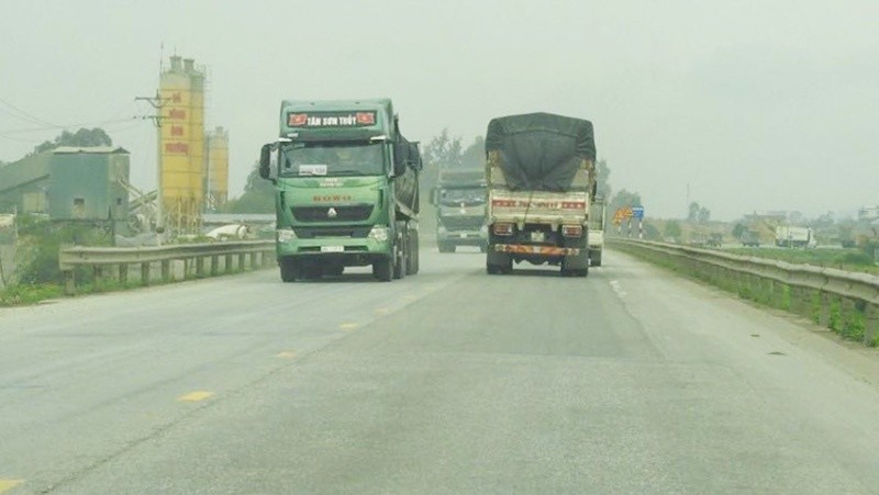 Lưu lượng trên tuyến tránh TP Vinh rất lớn tiềm ẩn nhiều mối nguy khi các điểm đấu nối trái phép, hết phép vẫn vô tư được sử dụng