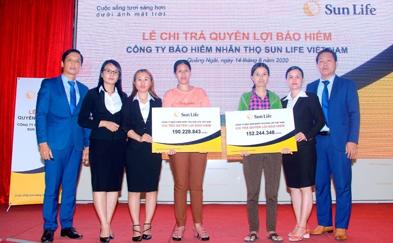 Sun Life Việt Nam chi trả quyền lợi bảo hiểm cho Khách hàng tại Quảng Ngãi