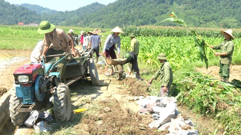 Chung tay làm những con đường nông thôn mới ở Bắc Kạn