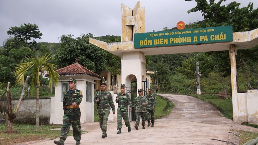 Cán bộ, chiến sỹ Đồn Biên phòng A Pa Chải bắt đầu một buổi tuần tra