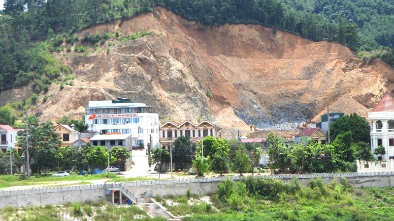 Năm 2016, Hà Sơn từng tự ý múc nửa đồi Rọ Phải đi bán.