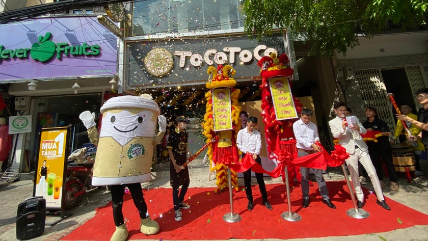 ToCoToCo làm “tấp nập” phố Kim Ngưu ngày khai trương