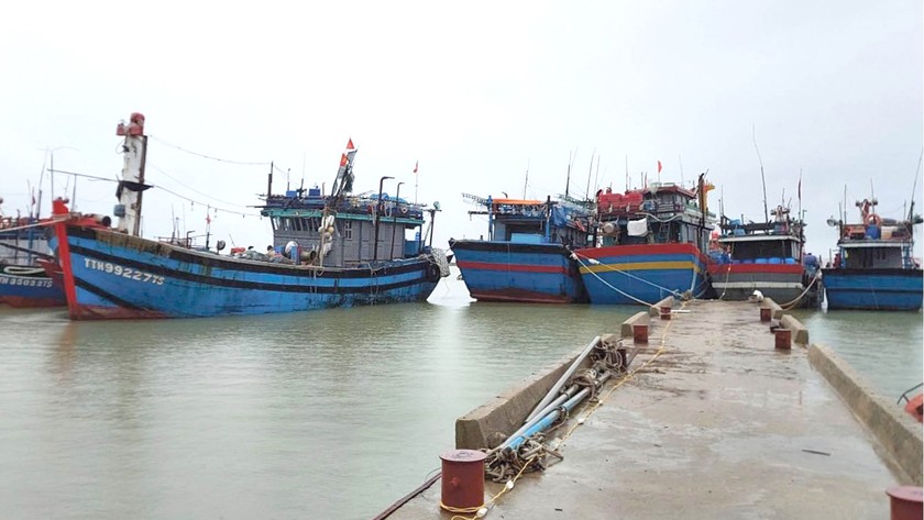 Luồng lạch các âu thuyền xuống cấp, bồi lắng khiến ngư dân “di tản” tàu thuyền tránh bão gặp khó khăn.