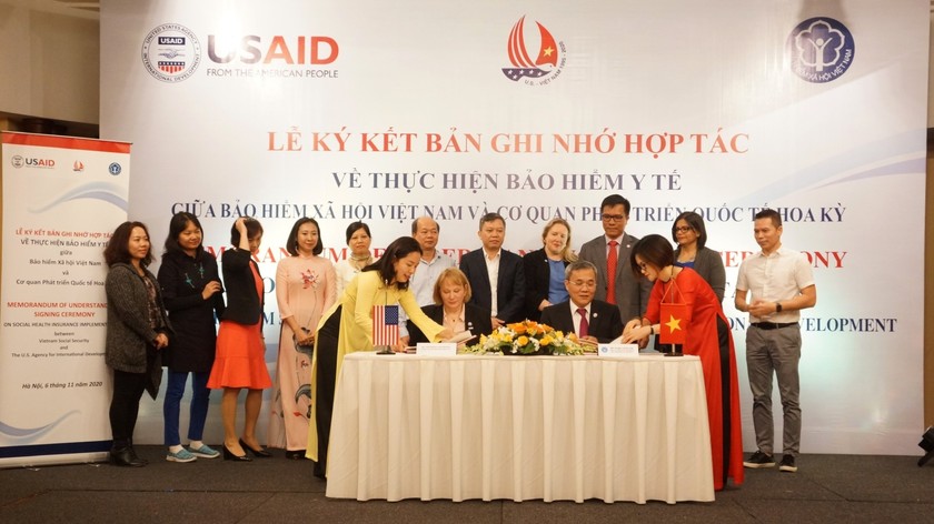 Bảo hiểm xã hội Việt Nam và USAID tại Việt Nam ký bản ghi nhớ hợp tác về việc hỗ trợ thực hiện chính sách bảo hiểm y tế.