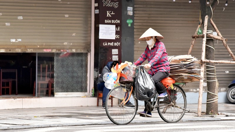 Phụ nữ trong khu vực không chính thức chịu ảnh hưởng nặng do dịch bệnh.