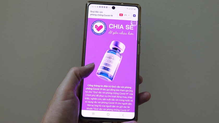 Trang web của Quỹ vaccine phòng chống Covid-19 với giao diện dành cho smartphone, thuận tiện cho người dân ủng hộ vào Quỹ. (Ảnh: Đ.M)