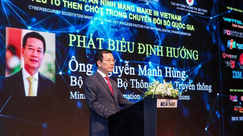 Bộ trưởng Bộ Thông tin và Truyền thông Nguyễn Mạnh Hùng.