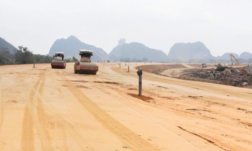 Thi công cao tốc Bắc - Nam phía Đông giai đoạn 1.