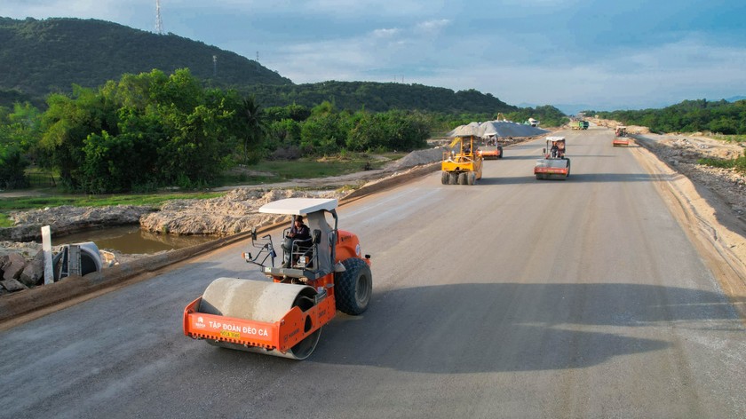 Xuyên lễ thi công cao tốc Cam Lâm – Vĩnh Hảo.