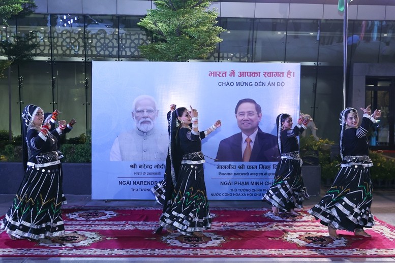 Thủ tướng Phạm Minh Chính đến New Delhi, bắt đầu chuyến thăm cấp Nhà nước tới Ấn Độ ảnh 4