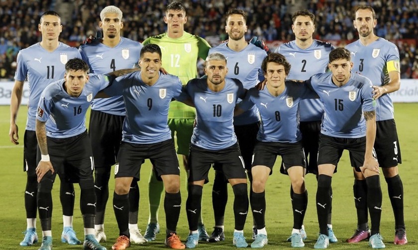 Uruguay mang hàng công lừng lẫy đến Qatar