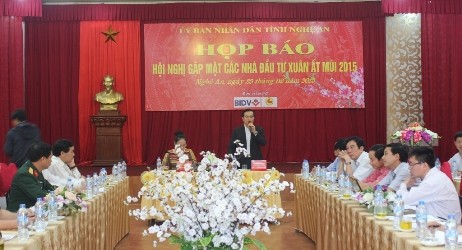 Nghệ An: Phấn đấu thu hút 100 dự án năm 2015