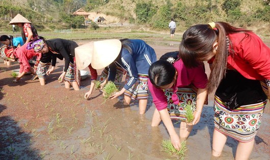 Tưng bừng Lễ hội Lồng Tồng đầu xuân