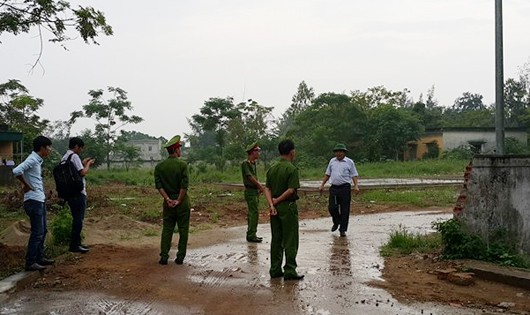 Cảnh sát bảo vệ hiện trường, khám nghiệm tử thi điều tra nguyên nhân cái chết