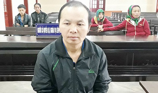 Và Tông Cu nhận 20 năm tù vì tham lam nhận bán ma túy giúp bạn. 