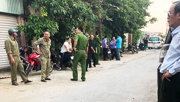 Lực lượng chức năng tiến hành khám nghiệm hiện trường, điều tra nguyên nhân