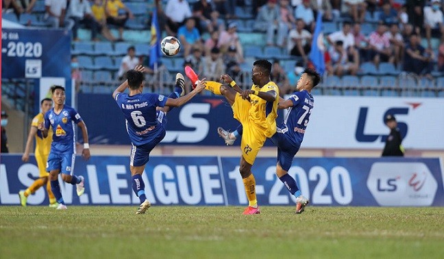 V.League ngày càng gay cấn, hấp dẫn