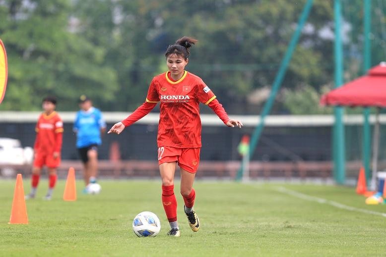 Tuyển thủ Lại Thị Tuyết mới hồi phục chấn thương dây chằng để tập luyện lại cùng đội tuyển nữ Quốc gia.