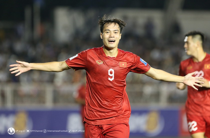 Tiền đạo Văn Toàn: “Đội tuyển Việt Nam cần chiến thắng để lấy lại niềm tin của người hâm mộ”. Ảnh VFF 